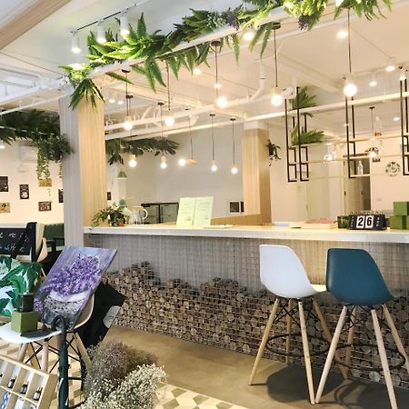 Ostello Folk Poshtel Asok Bangkok Esterno foto