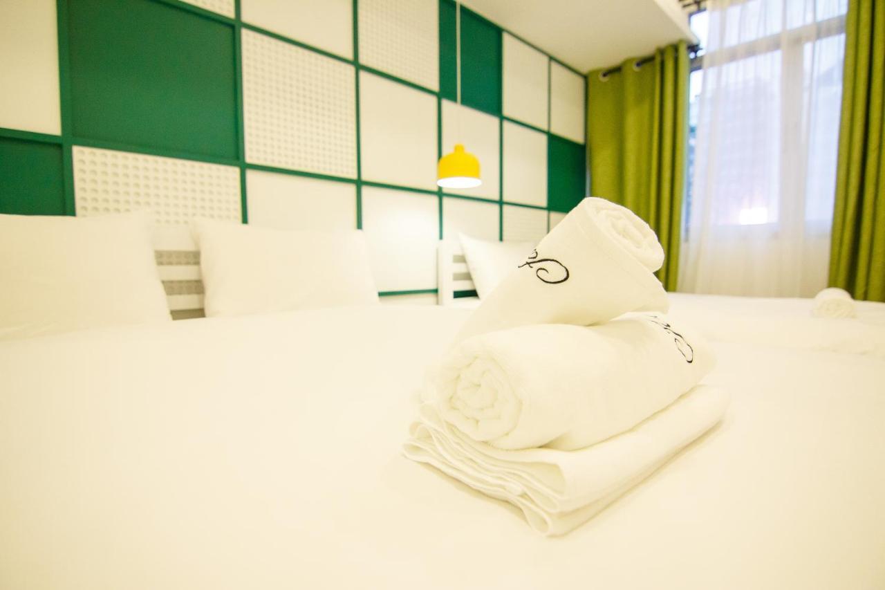 Ostello Folk Poshtel Asok Bangkok Esterno foto