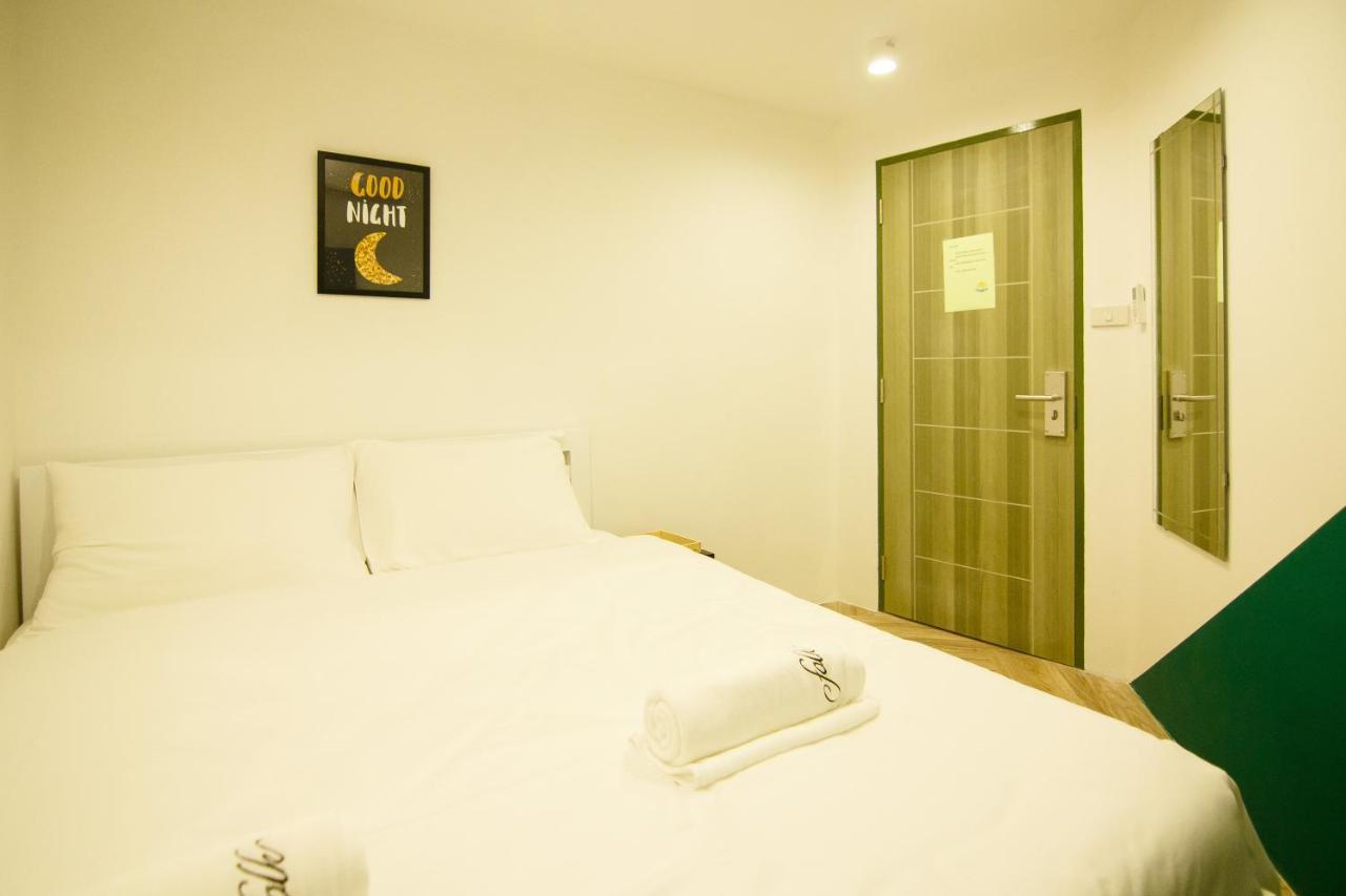 Ostello Folk Poshtel Asok Bangkok Esterno foto