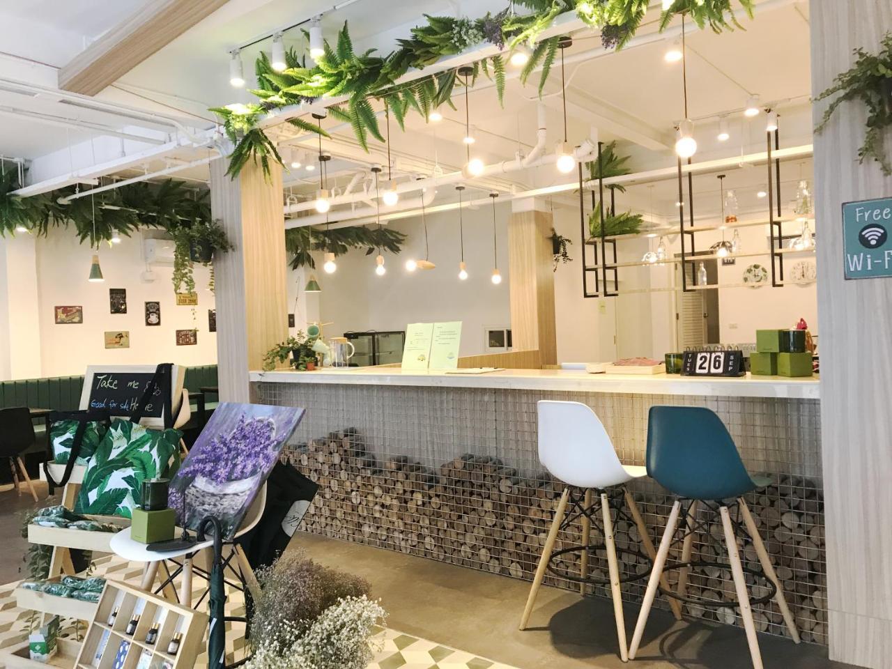 Ostello Folk Poshtel Asok Bangkok Esterno foto